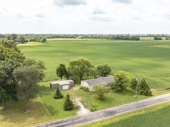 200 W Spangle Rd, Staunton, IL 62088