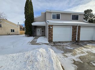 15 Vail Cir, Grand Forks, ND 58201