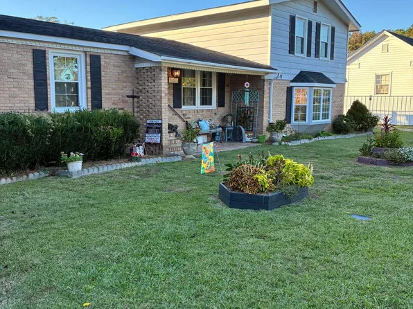 17 Tucker St, Greeleyville, SC 29056