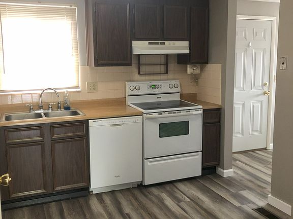 3rd image of 6621 Bennell Dr