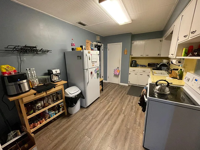 3125 W University Ave — Photo 10