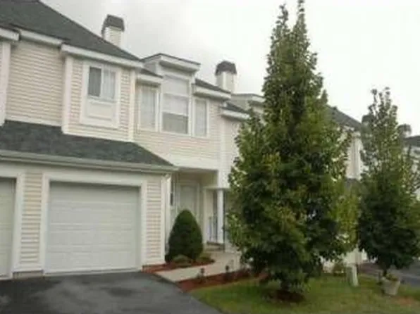 134 Delafield Ln, Newburgh, NY 12550