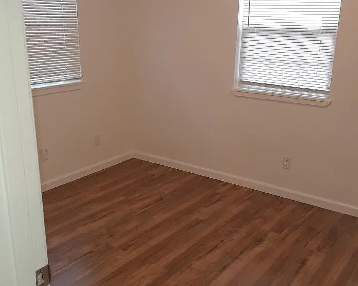 2517 E Harding Way — Photo 8