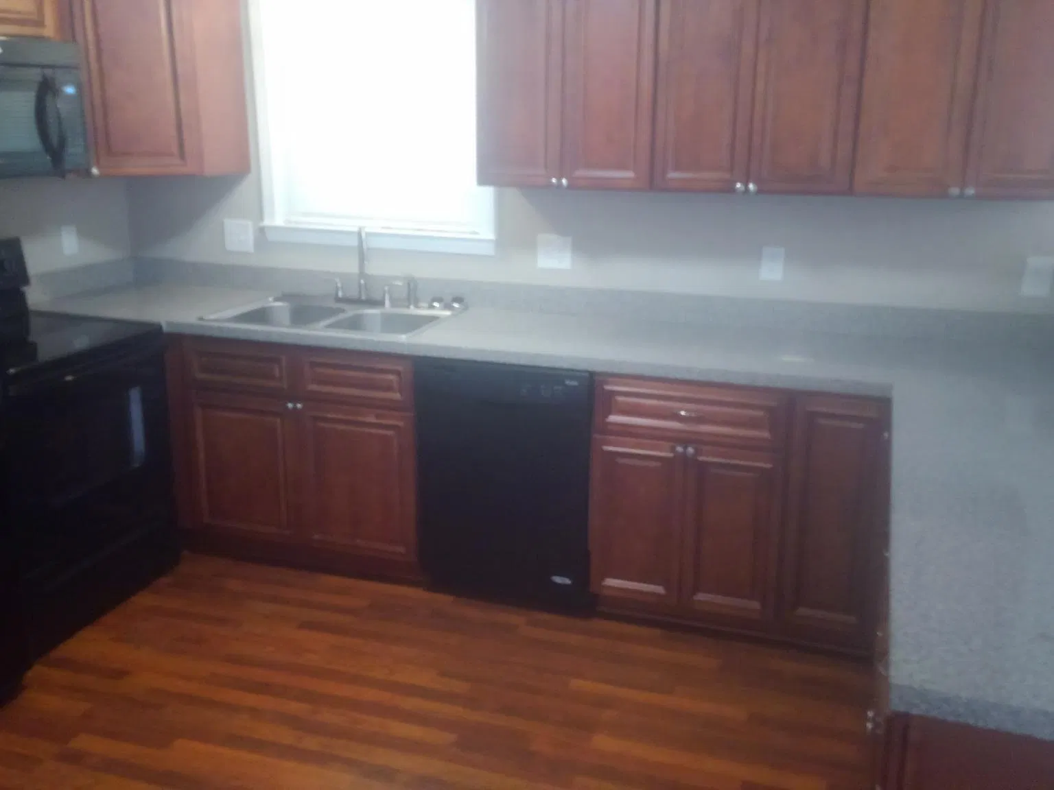 2 bed, 1300 sqft, $1,650 — Photo 2