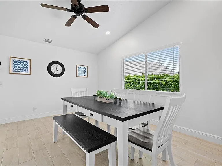 6077 Francis St — Photo 4