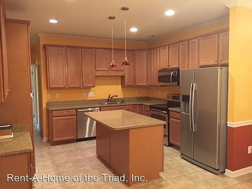 2nd image of 863 Jarman Dr