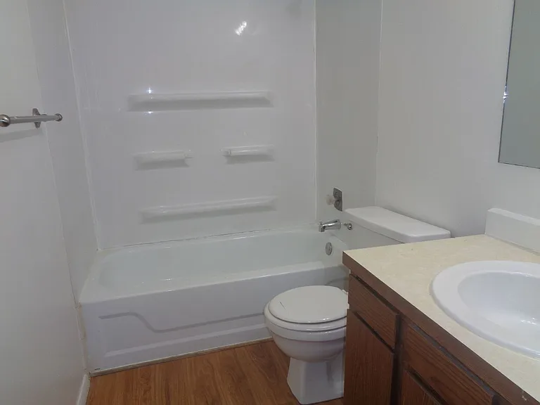 5519 S 31st St #5 — Photo 2