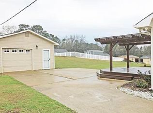 22 Ridge Crest Dr, Oxford, AL 36203