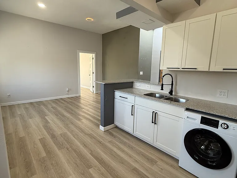 112 E Salem Ave #1 — Photo 15