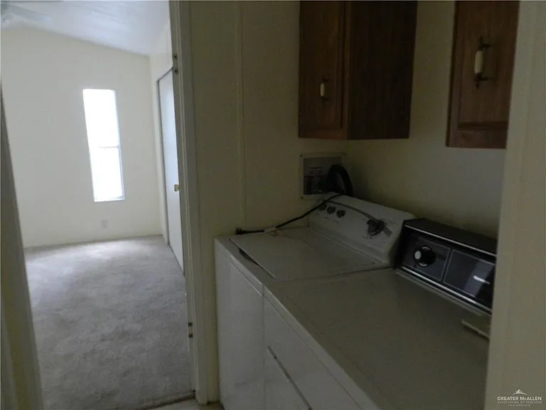 2113 Amy St — Photo 11