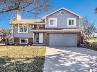 8107 Potter St, Omaha, NE 68122