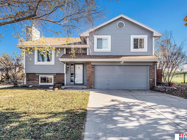 8107 Potter St, Omaha, NE 68122