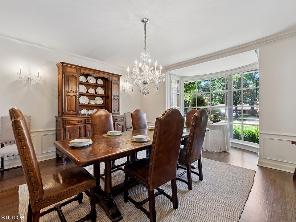 15 Brighton Ln, Oak Brook, IL 60523 | Zillow