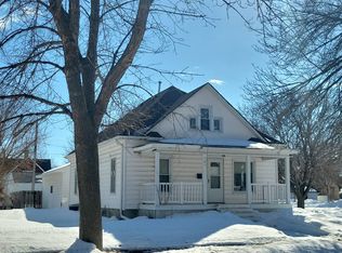 701 E 3rd Ave, Mitchell, SD 57301