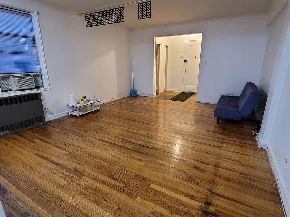 2nd image of 14407 Sanford Ave APT 2B