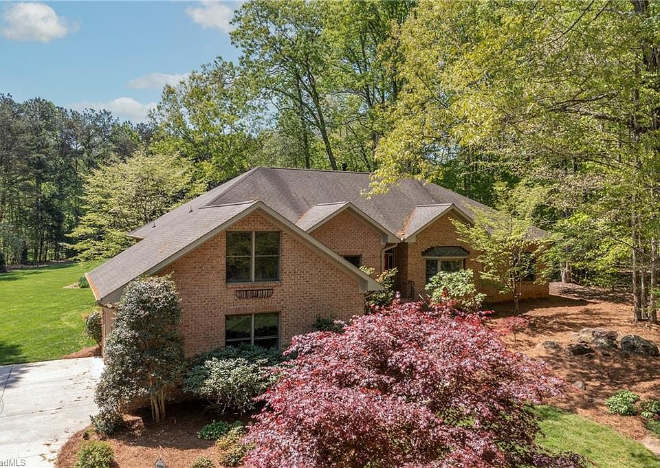 1st image of 7701 Pinelawn Ln