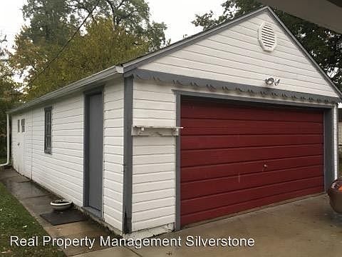 5th image of 22019 Pleasant St