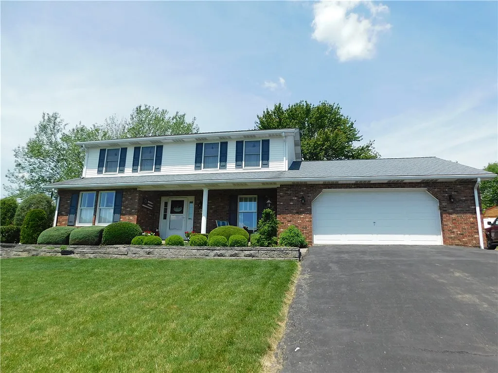 58 Russ St photo 1