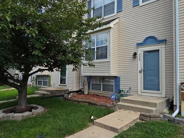 228 Oak Leaf Way, Halethorpe, MD 21227