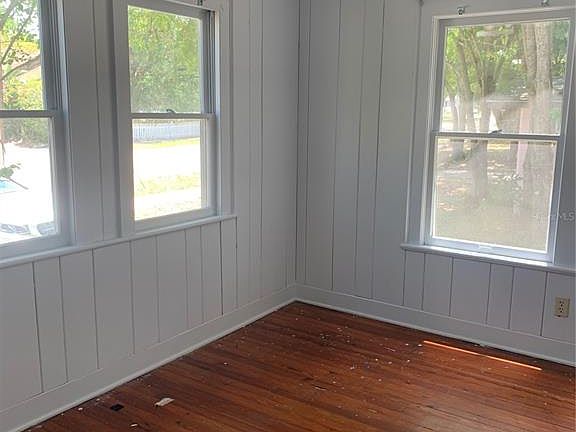 3rd image of 717 N Orange Ave