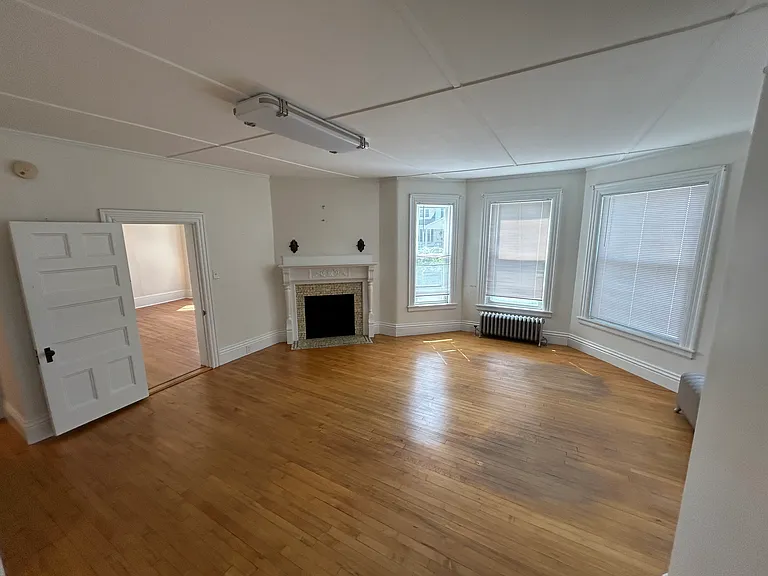 194 N Main St #1 — Photo 4