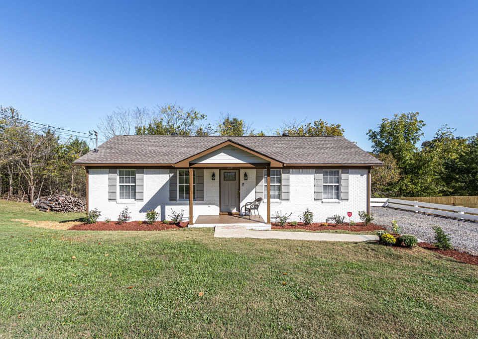 1st image of 318 Jay Cir