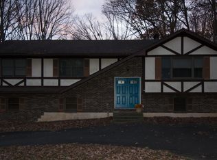 2112 Dogwood Cir, Bushkill, PA 18324