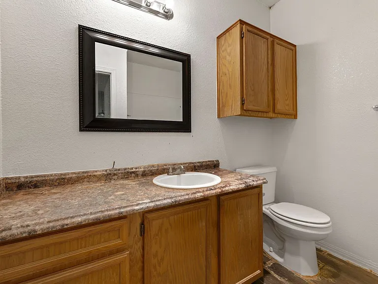 402 Nova Apartments — Photo 11