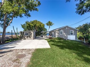 125 Lagoon Dr, Fort Myers, FL 33905