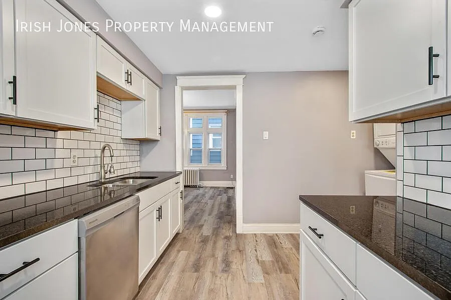 Building Photo - 796 Columbus Pkwy #1