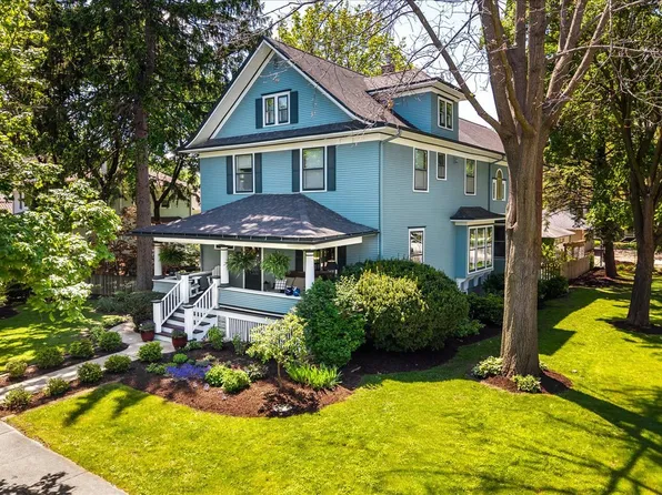 23 N Columbia St, Naperville, IL 60540