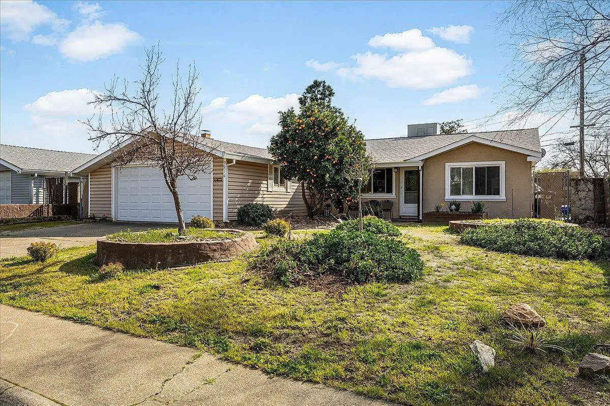 9916 Aries Way photo 1