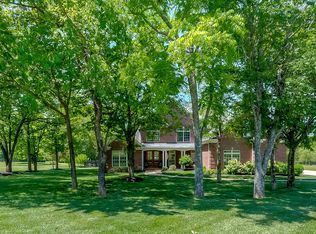 310 Cave Run Cir, Versailles, KY 40383