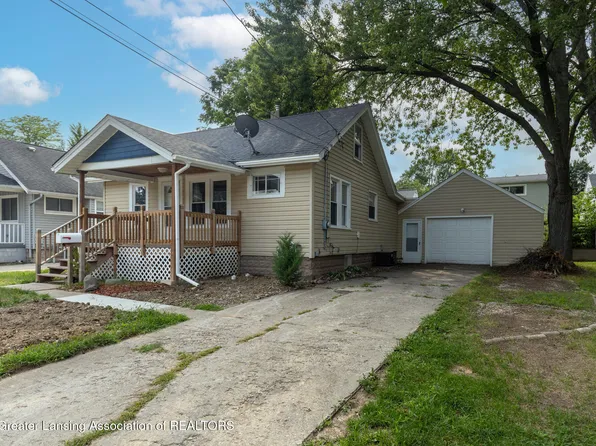 1105 Comfort St, Lansing, MI 48915
