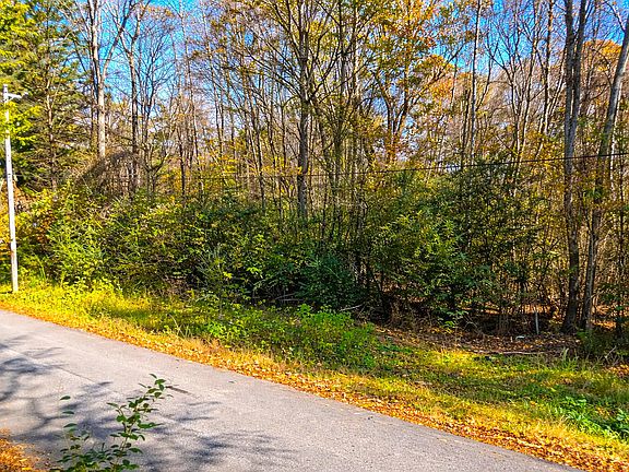 3rd image of 304 Peele St Lot 3-4