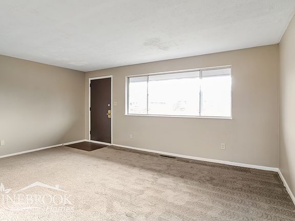 3rd image of 1542 Marvin Dr