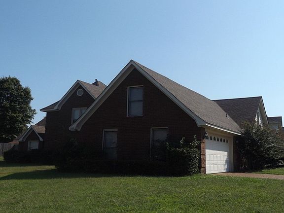 2nd image of 1898 Oak Springs Dr