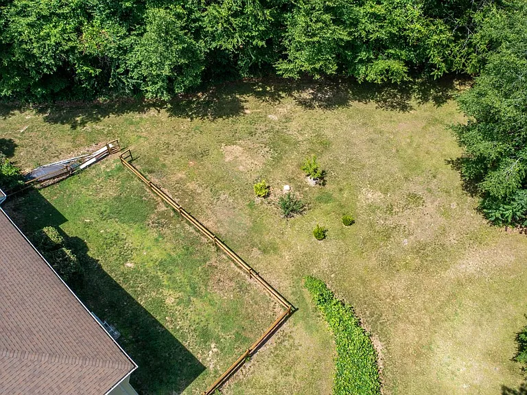 202 West Rd — Photo 41
