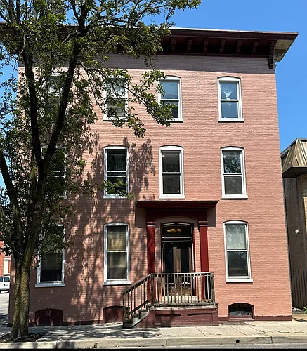60 E Washington St #1E Photo 1