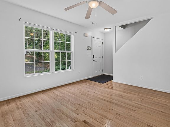 3rd image of 562 Cleveland Ave