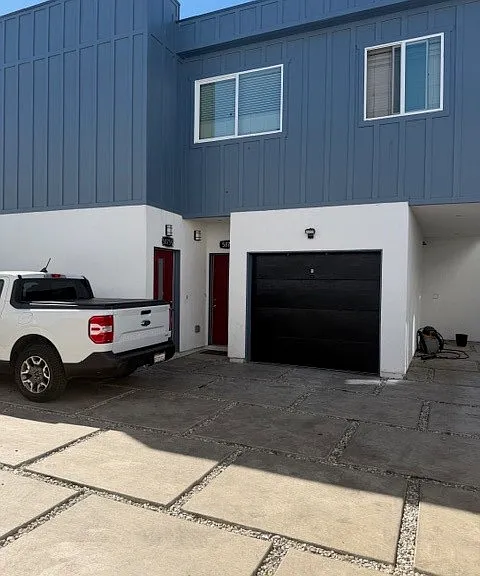 5875 S Towne Ave — Photo 1