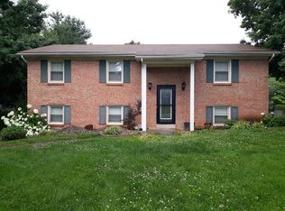 220 W Eagle Pass Rd, Elizabethtown, KY 42701