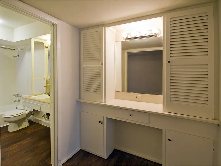 1000 Heights Blvd #18 — Photo 5