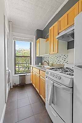 5th image of 221 Sackett St APT 3F