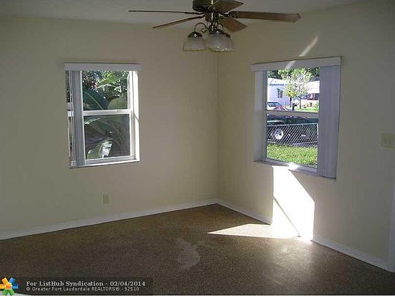 4th image of 220 SW 22nd St #1
