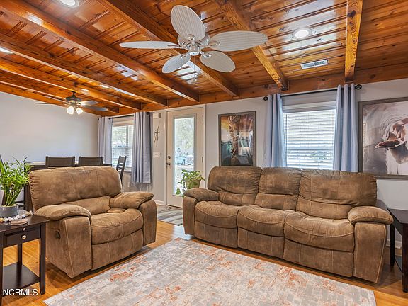 5th image of 134 NE 35th Street