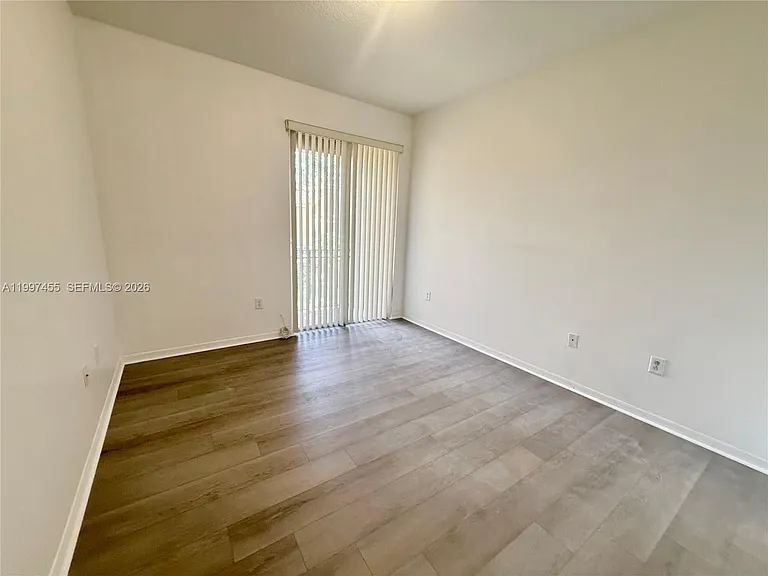 962 SW 143rd Ave #2207 — Photo 9