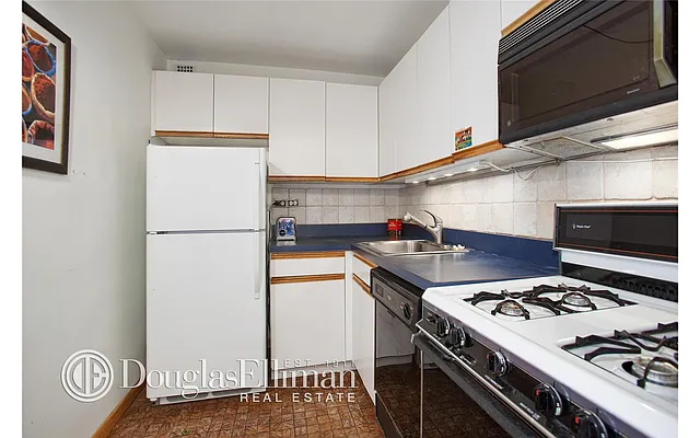 Sold by Douglas Elliman | media 12