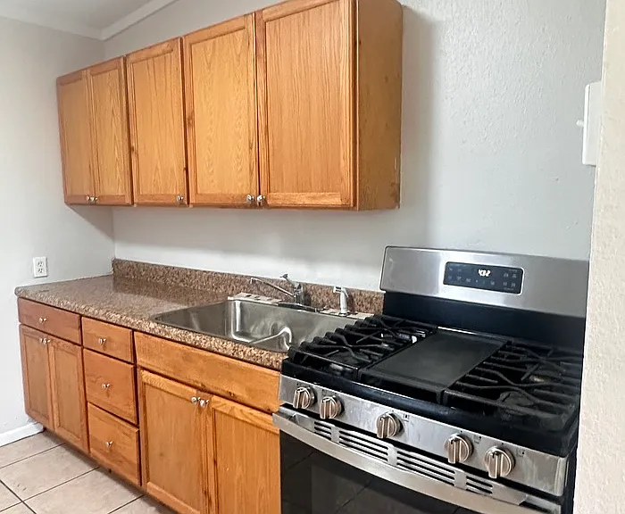 420 Lakeview Ave — Photo 6