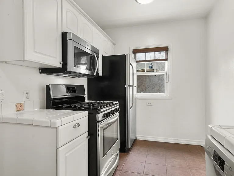 4740 W Mountain View Dr — Photo 14